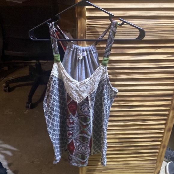 Tanks - Picture 2 of 8